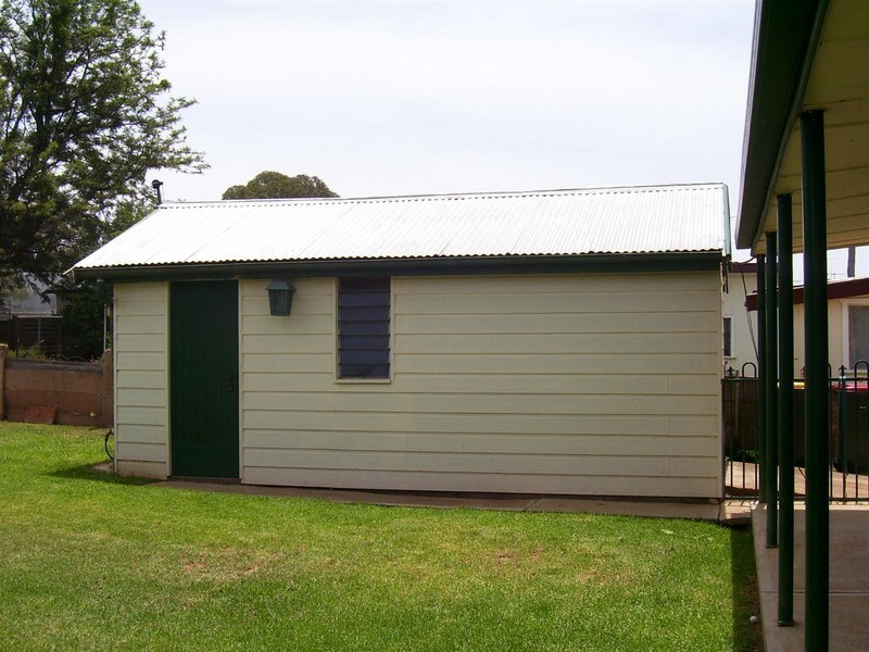 24 Pearce Street, Parkes NSW 2870