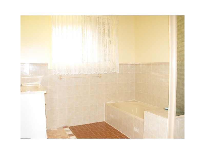 33 Middleton street, Parkes NSW 2870