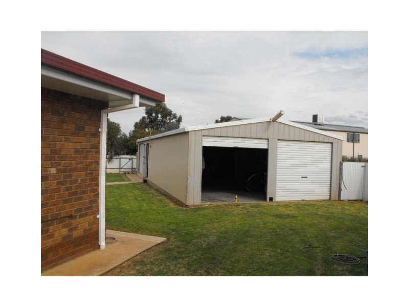 33 Middleton street, Parkes NSW 2870