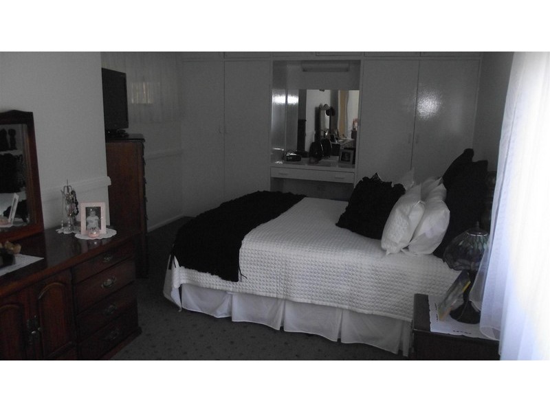 15 Middleton street, Parkes NSW 2870