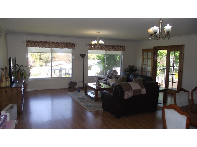 15 Middleton street, Parkes NSW 2870