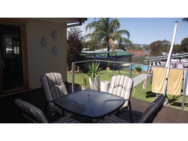 15 Middleton street, Parkes NSW 2870