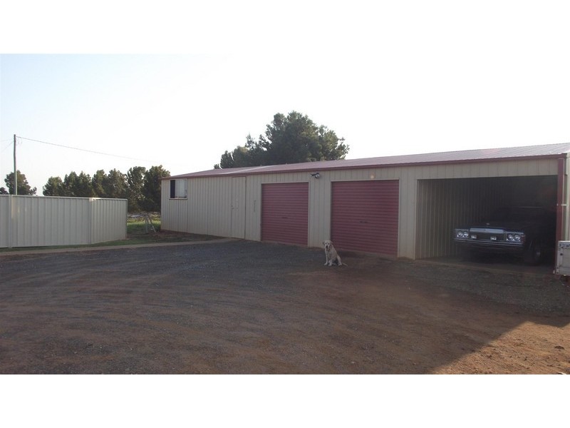 11 Ballerdee Lane, Parkes NSW 2870