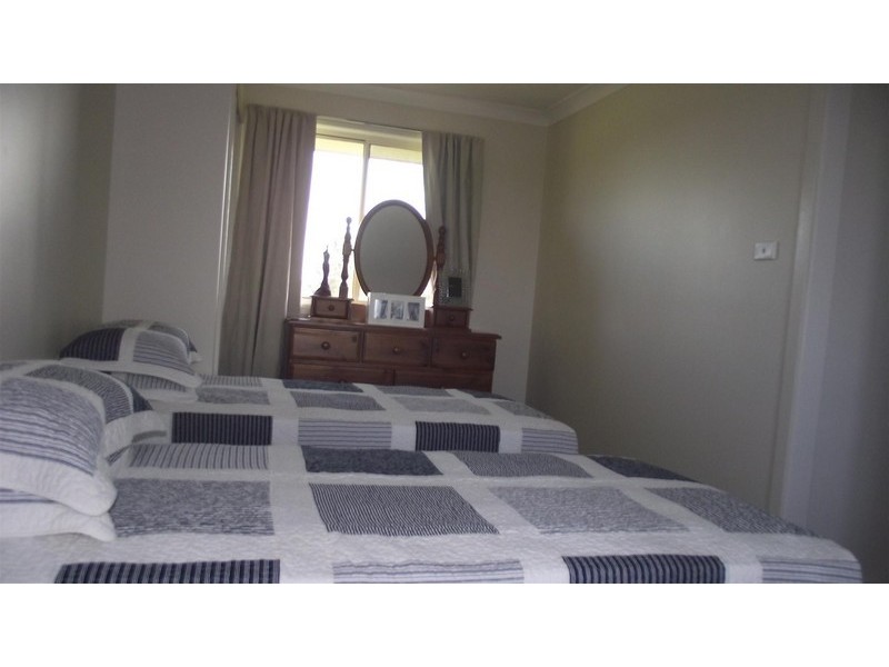 11 Ballerdee Lane, Parkes NSW 2870