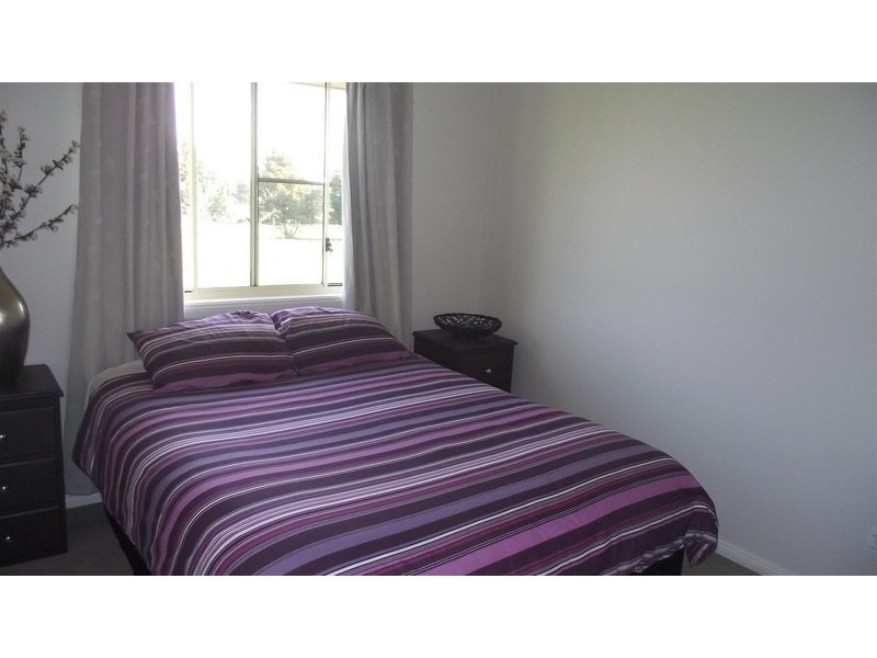 11 Ballerdee Lane, Parkes NSW 2870