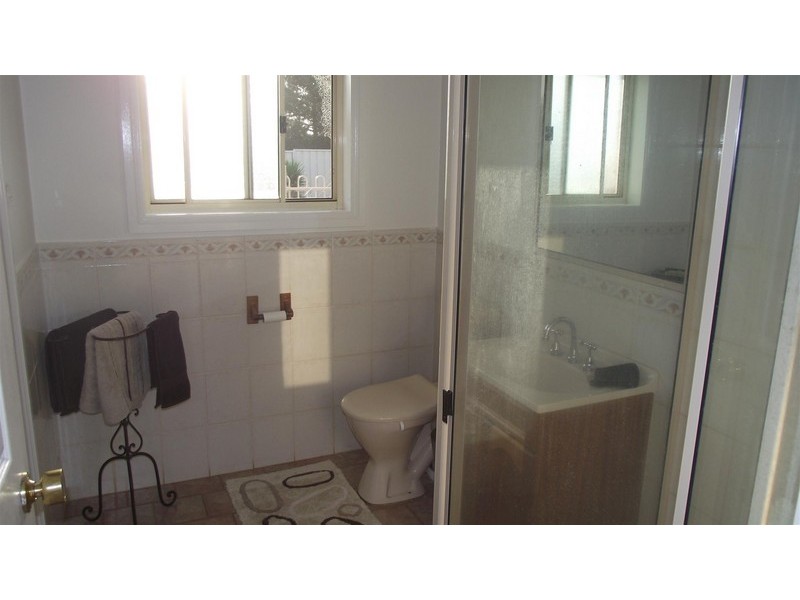 11 Ballerdee Lane, Parkes NSW 2870