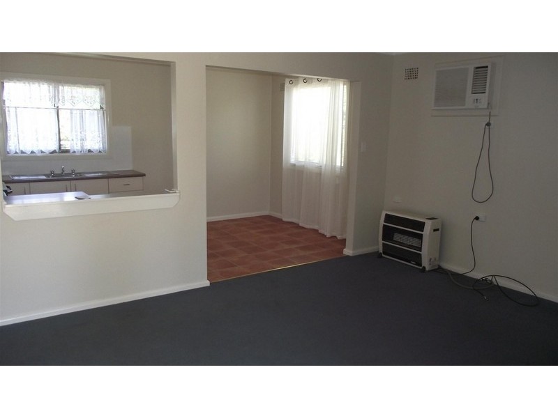 7 Moon Crescent, Parkes NSW 2870