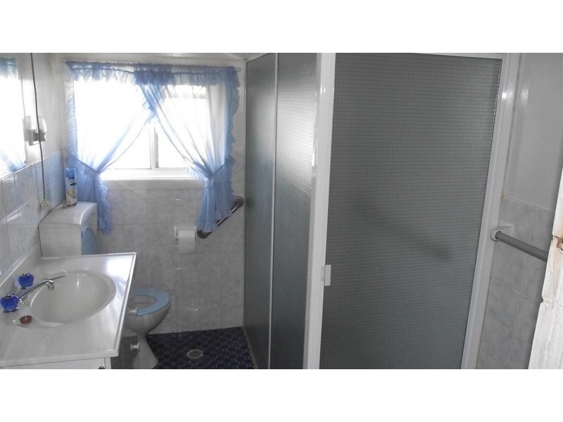 13 East Street, Parkes NSW 2870