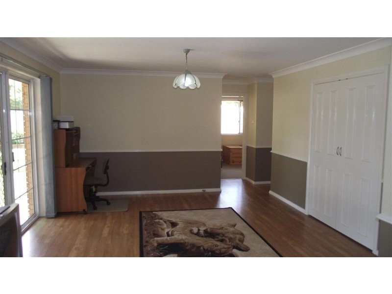 16 Webb Street, Parkes NSW 2870