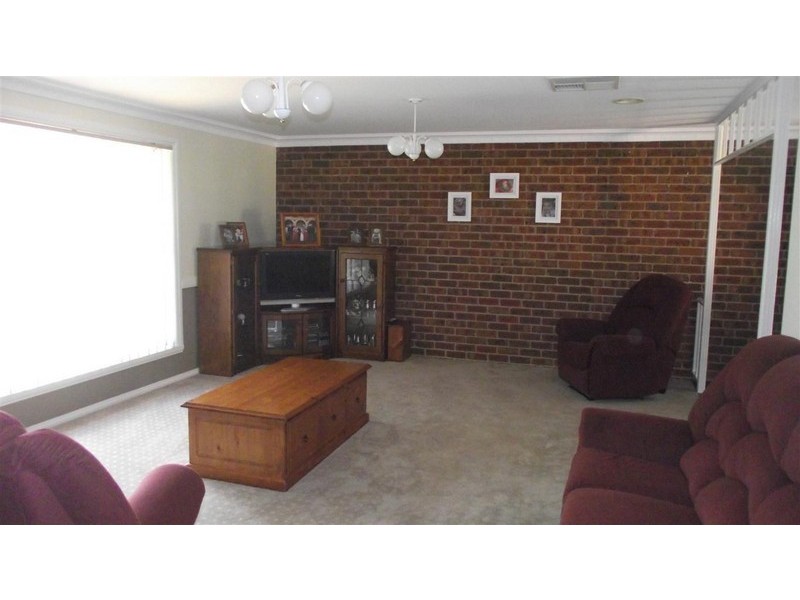 16 Webb Street, Parkes NSW 2870