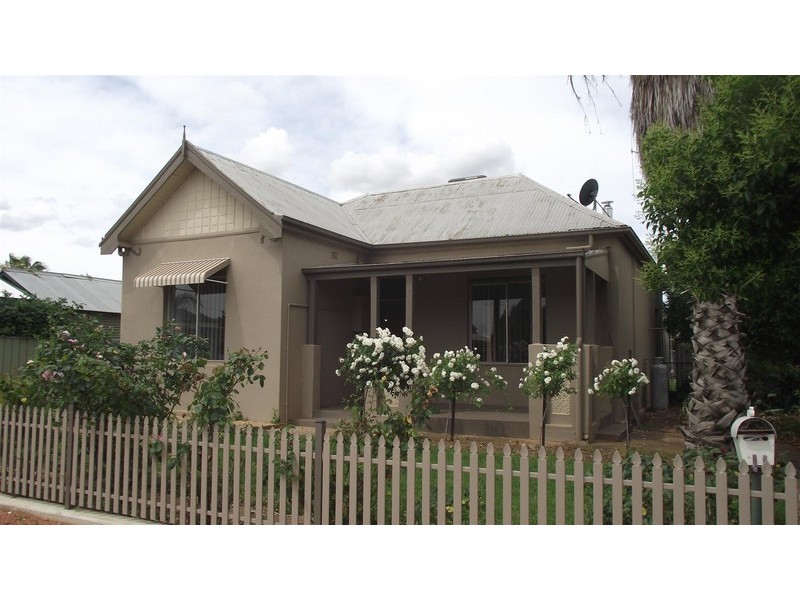 11 Cooke Street, Parkes NSW 2870