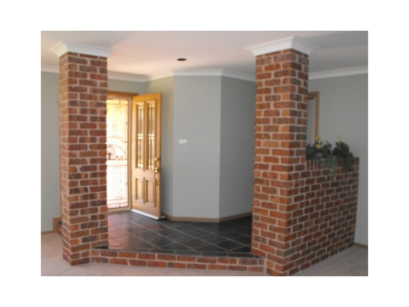 17 Golden Bar Drive, Parkes NSW 2870