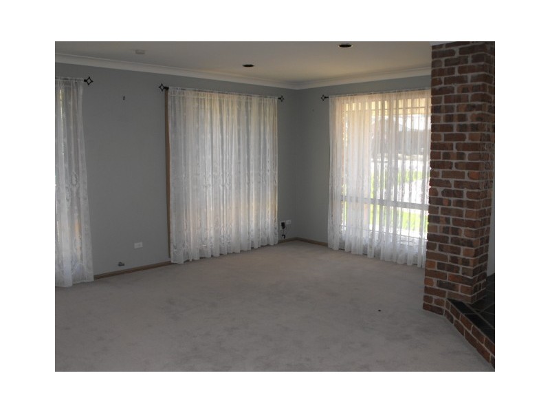 17 Golden Bar Drive, Parkes NSW 2870