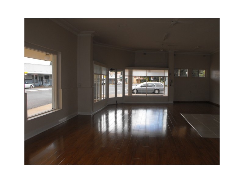 61 Nanima Street, Eugowra NSW 2806