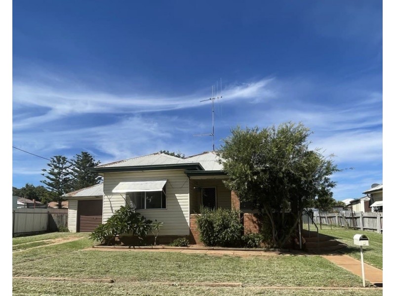 5 Callaghan Street, Parkes NSW 2870