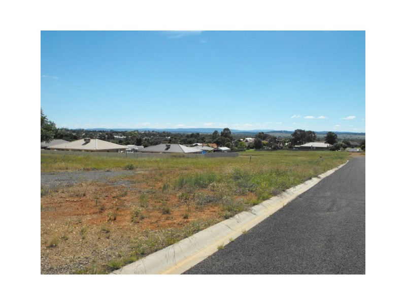 VL Vaucluse, Parkes NSW 2870