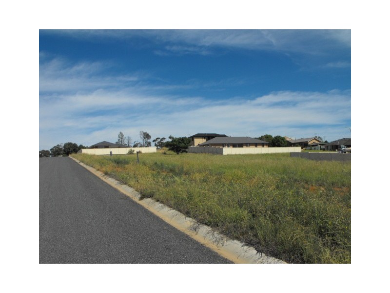 VL Vaucluse, Parkes NSW 2870