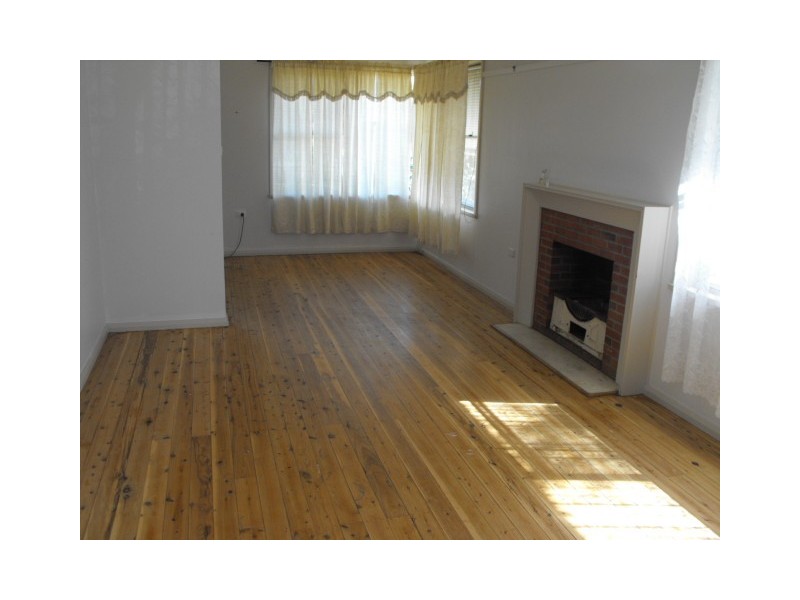 108 Euchie Street, Peak Hill NSW 2869