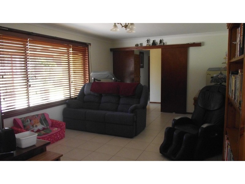 25 Bowditch Cres, Parkes NSW 2870