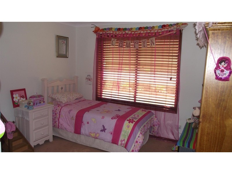 25 Bowditch Cres, Parkes NSW 2870