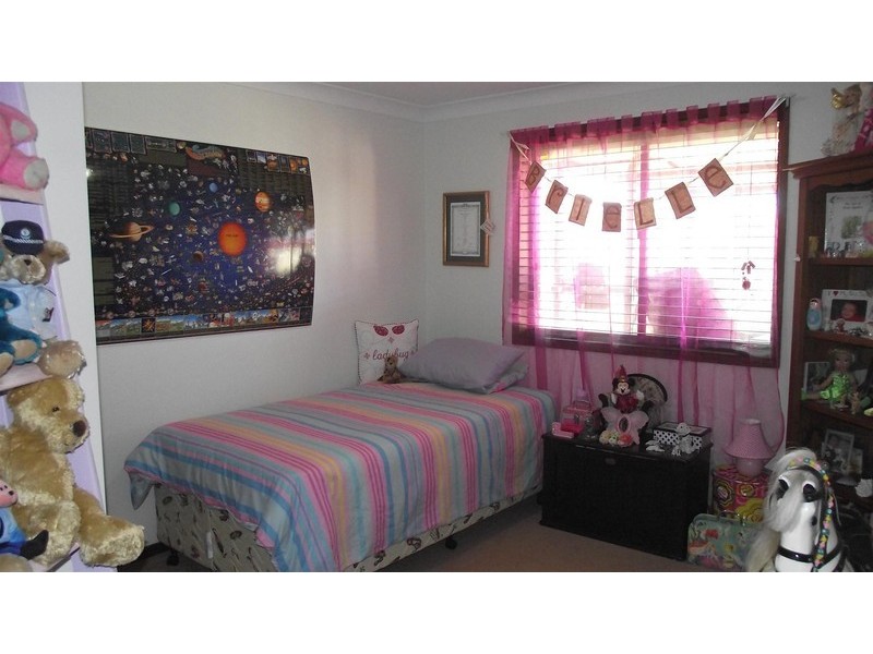 25 Bowditch Cres, Parkes NSW 2870