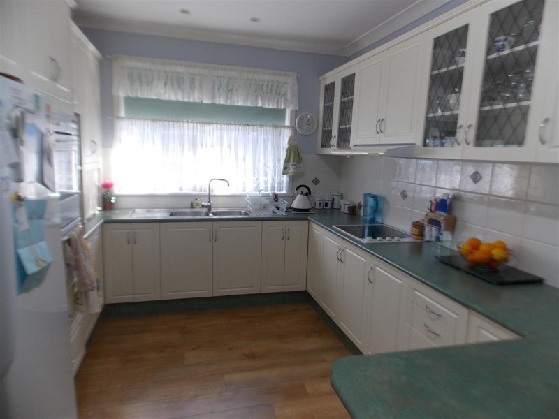 28 Mingelo Street, Peak Hill NSW 2869