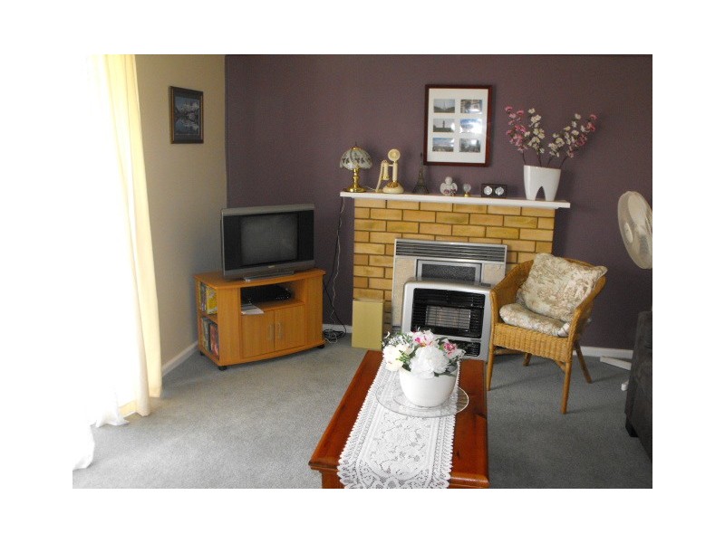 28 Mingelo Street, Peak Hill NSW 2869