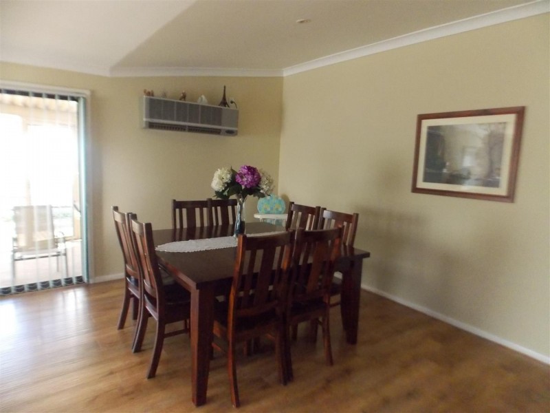 28 Mingelo Street, Peak Hill NSW 2869