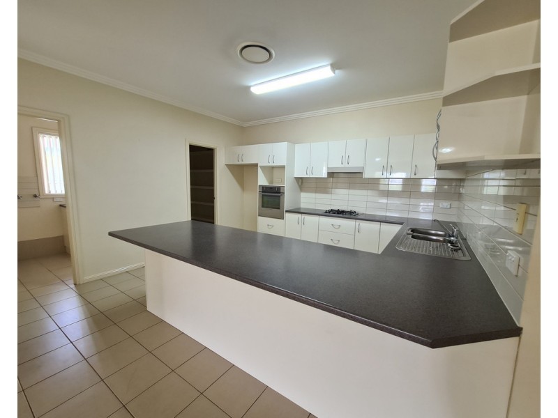 42 Best Street, Parkes NSW 2870