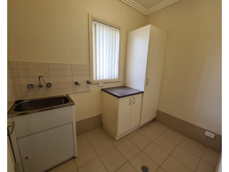 42 Best Street, Parkes NSW 2870