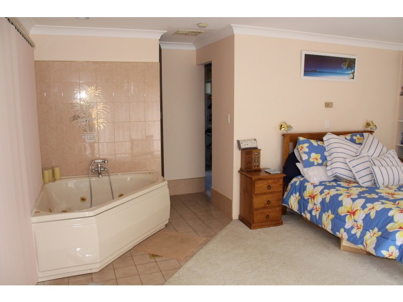 17 Kelly Road, Parkes NSW 2870