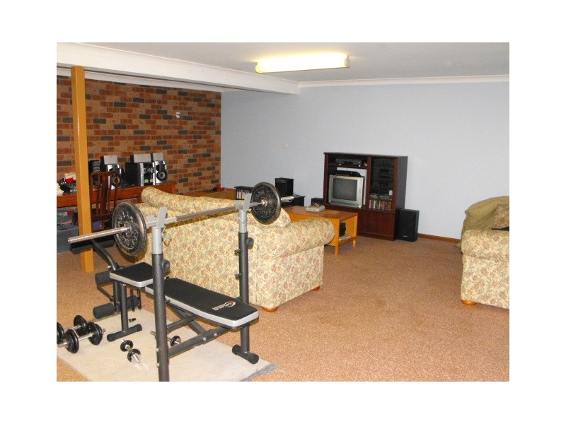 22 Panorama Crescent, Parkes NSW 2870