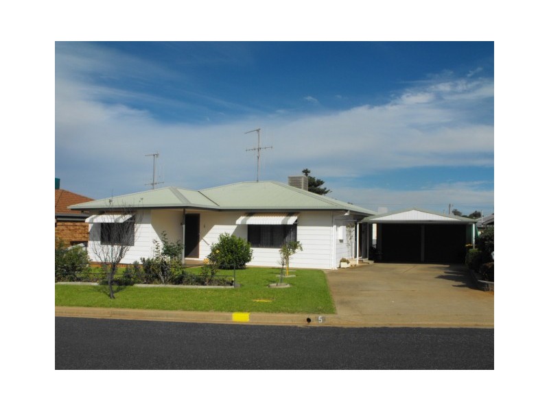 5  Werona Place, Parkes NSW 2870