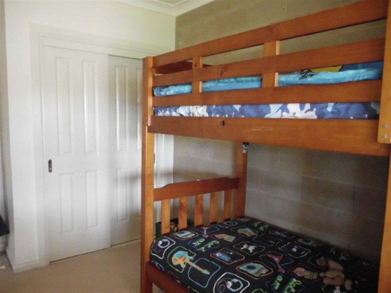 4 Arana Place, Parkes NSW 2870
