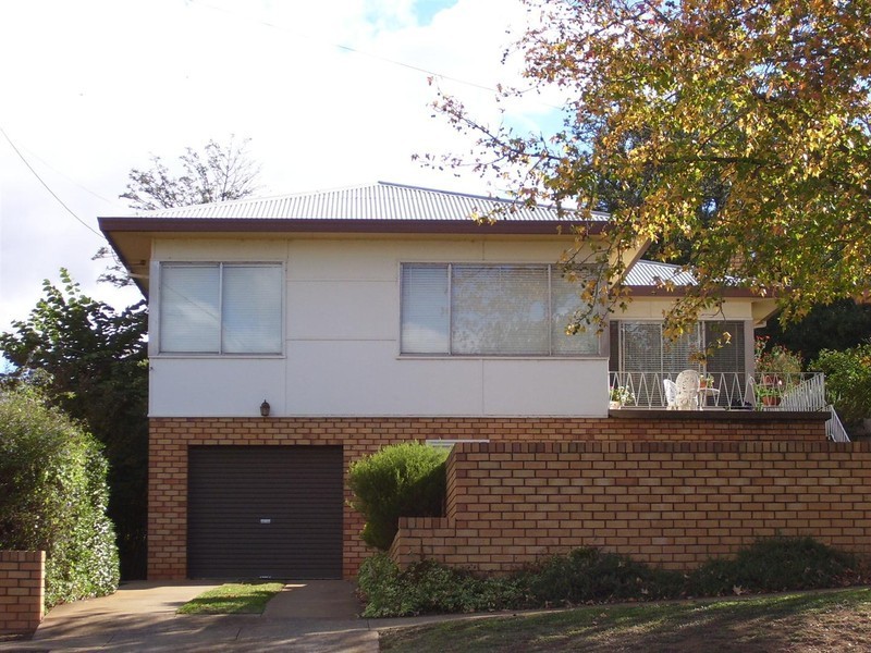 4 Albert Street, Parkes NSW 2870