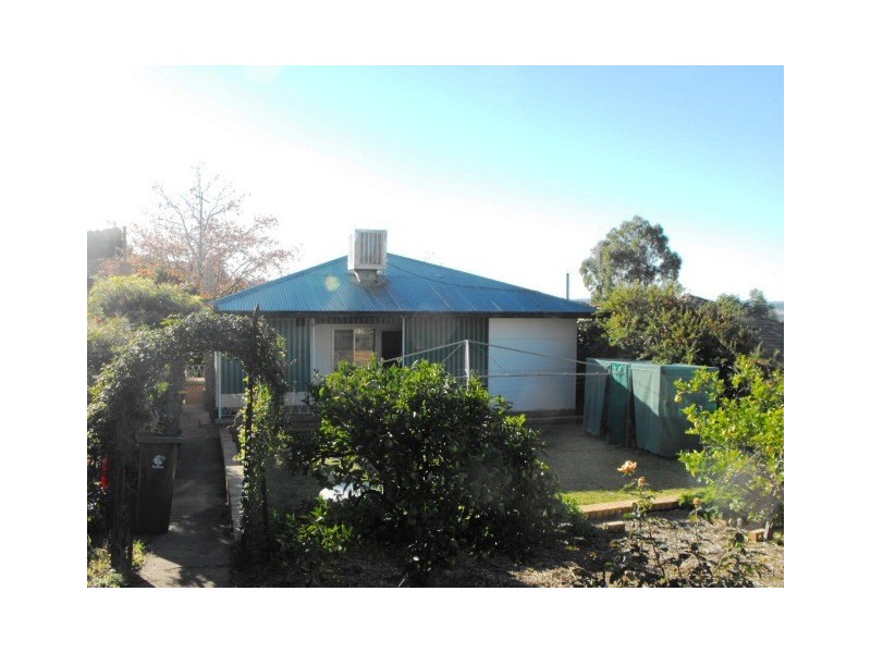 4 Albert Street, Parkes NSW 2870