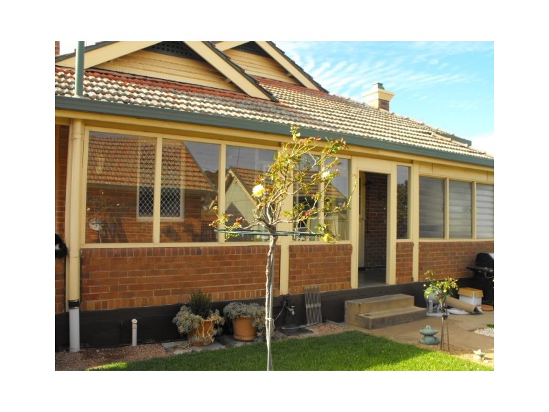 404 Clarinda Street, Parkes NSW 2870