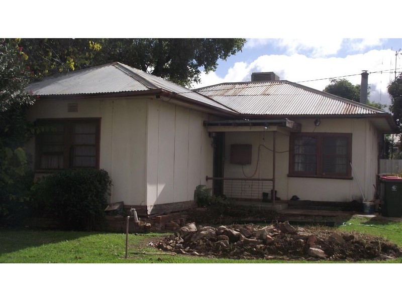 10 Oxley Street, Parkes NSW 2870