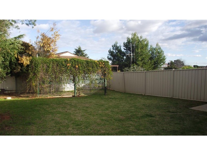 27 Wentworth Street, Parkes NSW 2870