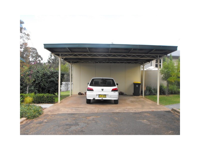 4 Lorking Street, Parkes NSW 2870