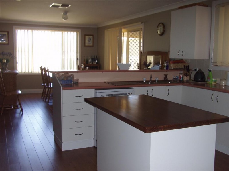 13 Georgefield Drive, Parkes NSW 2870