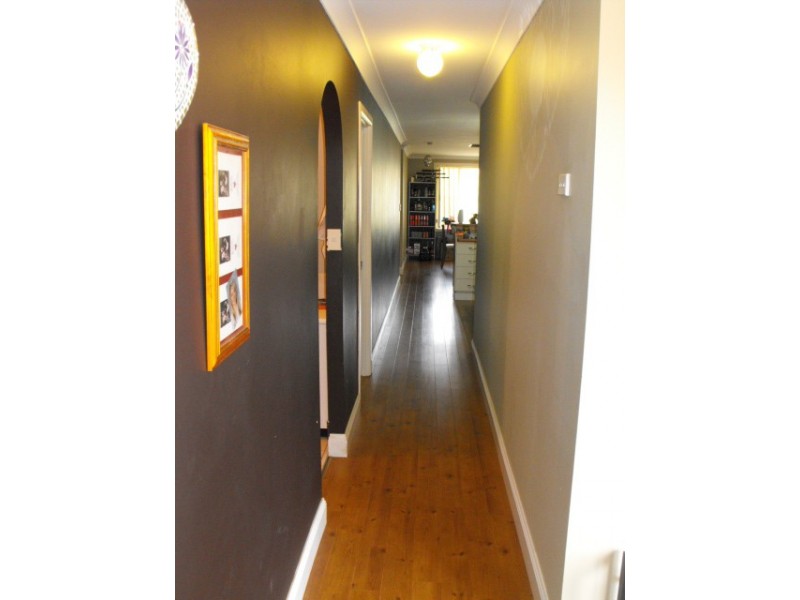 13 Georgefield Drive, Parkes NSW 2870