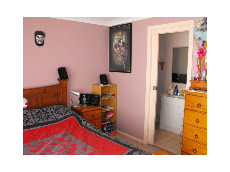 13 Georgefield Drive, Parkes NSW 2870