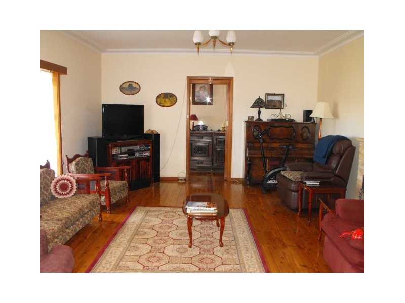 4 Lorger Street, Parkes NSW 2870