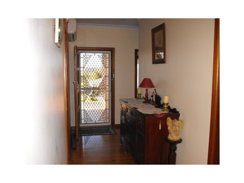 4 Lorger Street, Parkes NSW 2870
