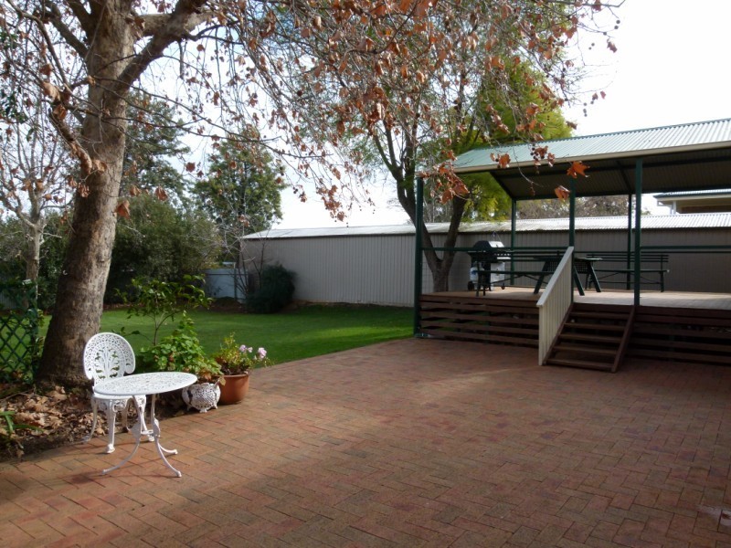 43 Church Street, Forbes NSW 2871