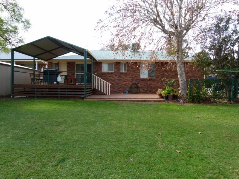 43 Church Street, Forbes NSW 2871