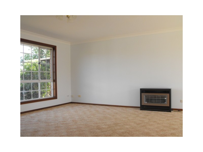 15 Ebelina Cres, Parkes NSW 2870