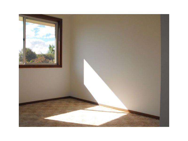 15 Ebelina Cres, Parkes NSW 2870