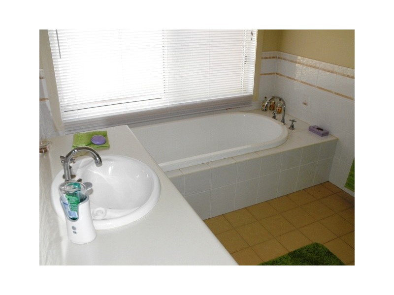 7 Kelly Road, Parkes NSW 2870